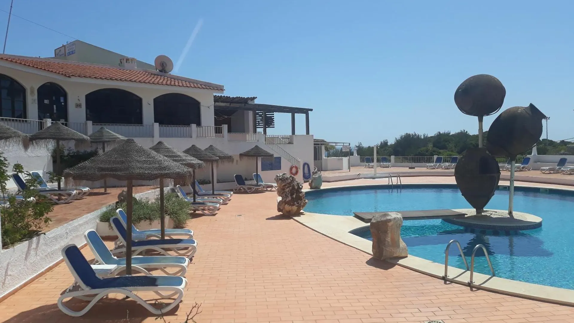 Apartamentos Salema Praia Club Apartment
